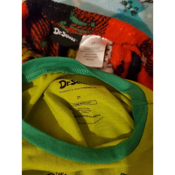 Grinch Christmas Fleece Pj Set With Socks Sz 2t - 0033 - Picture 4 of 5